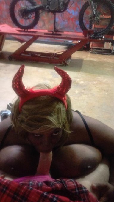 Happy Halloween https://t.co/2STit5YAzK