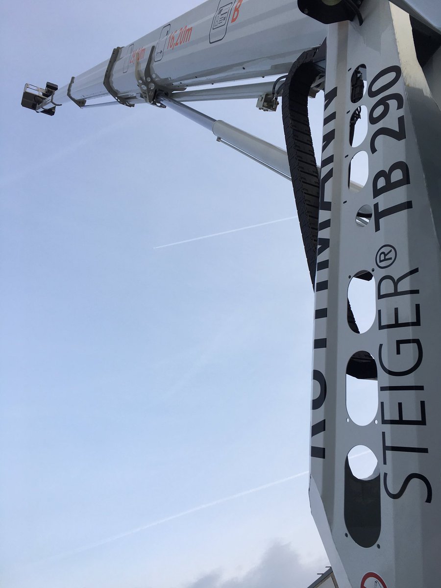 Kwakhoogwerkers's tweet photo. #kwakroadshow dag2 #firststop #denhaag #Ruthmann #hoogwerker #TB290 29m Brijbewijs #wereldrecord https://t.co/zinUPKyvwf