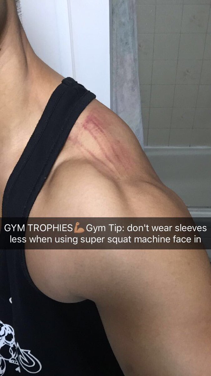 johnvan_'s tweet photo. Gym Tip: Wear a tshirt when using Super Squat Machine https://t.co/WKAPC8esjN