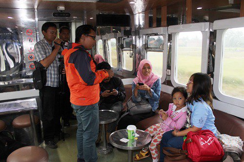 KAI121's tweet photo. Saat ini perjalanan KA #Ranggajati s.d tgl. 30 November 2016 diberlakukan #TarifPromo sebesar 300rb (Eksekutif) dan 200rb (Bisnis). https://t.co/wQOGMcXiaA