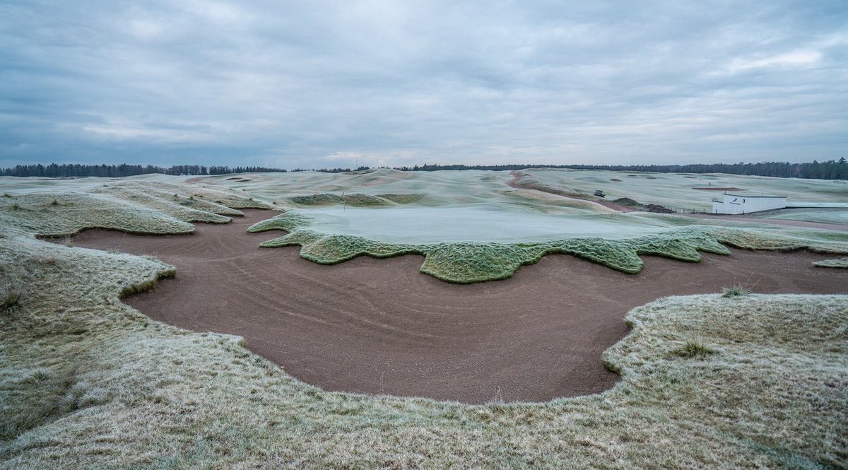 TwelveVideot's tweet photo. Alkaako suomen golfkausi olla paketissa? #golf @TapiolaGolf @MikaPiltz @SPGA72 #frost #photography #morning #winteriscomming https://t.co/7mkLKKce1T
