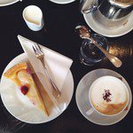 @falkobakery Falko Konditormeister #Edinburgh falkobakery.foodplaces.co.uk/?photos=1 Sweet treat ð°âï¸ #pear