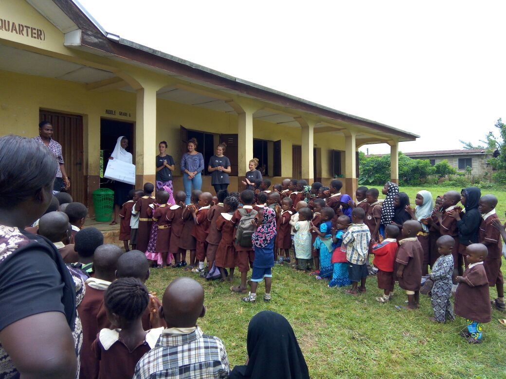 ImpactIlesa's tweet photo. The hygiene CAD last Thursday. We went to all the local schools of Igangan and taught them the importance of keeping clean! https://t.co/Etjh0QSgM6