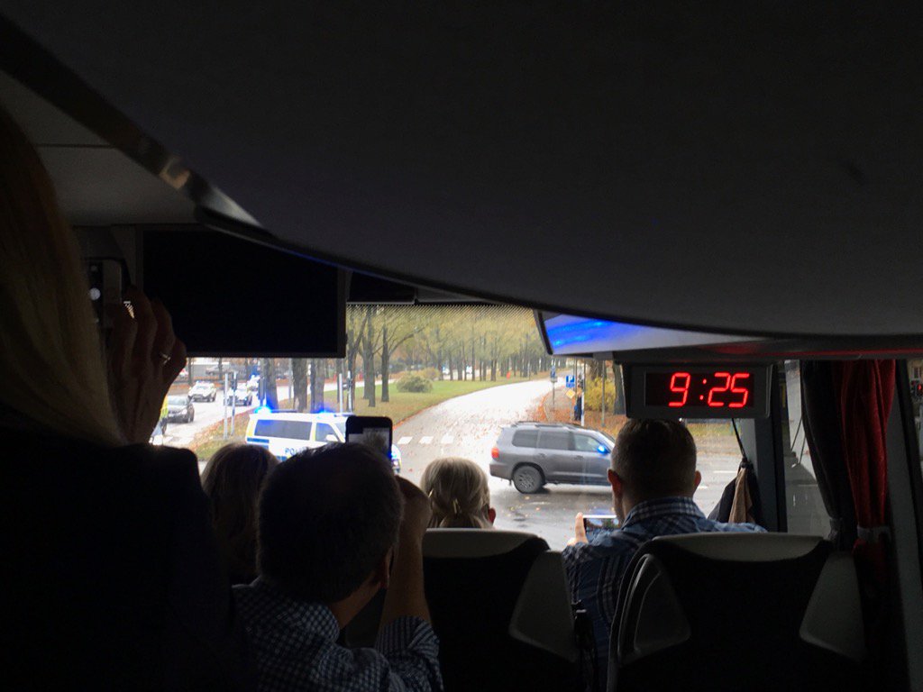 ChristoferOgren's tweet photo. Efter en god stunds påvestopp åker vi vidare mot #SETTSYD. :)
#BoråsStad #PopeinSweden https://t.co/4jFm1SO120