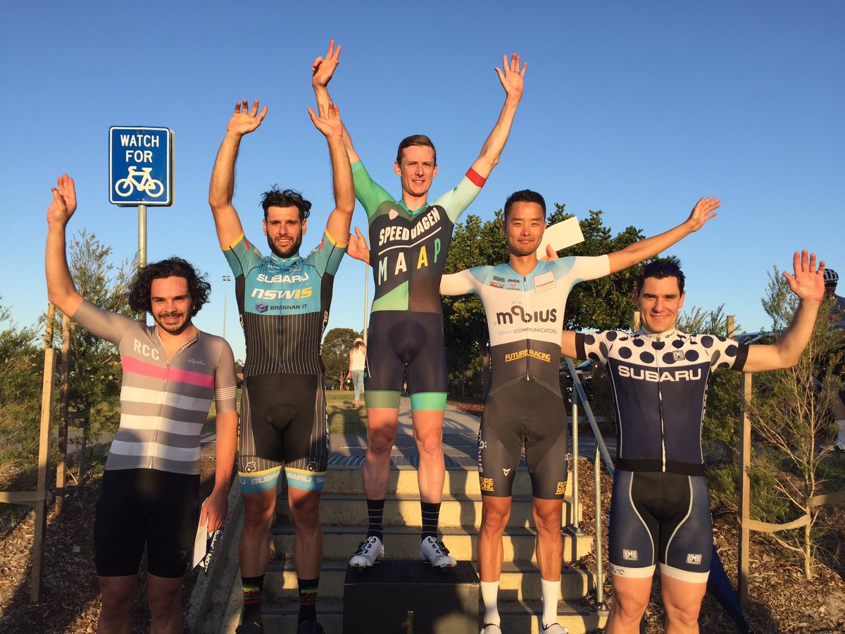 Race stops the nation #heffron 1⃣ <a href="/GarryMillburn/">Garry Millburn</a> 2⃣ <a href="/JakeKauffmann/">Jacob Kauffmann</a> 3⃣ <a href="/AlexNazarewicz/">Alex Nazarewicz</a> B| TimKersten C| AngusWhittle