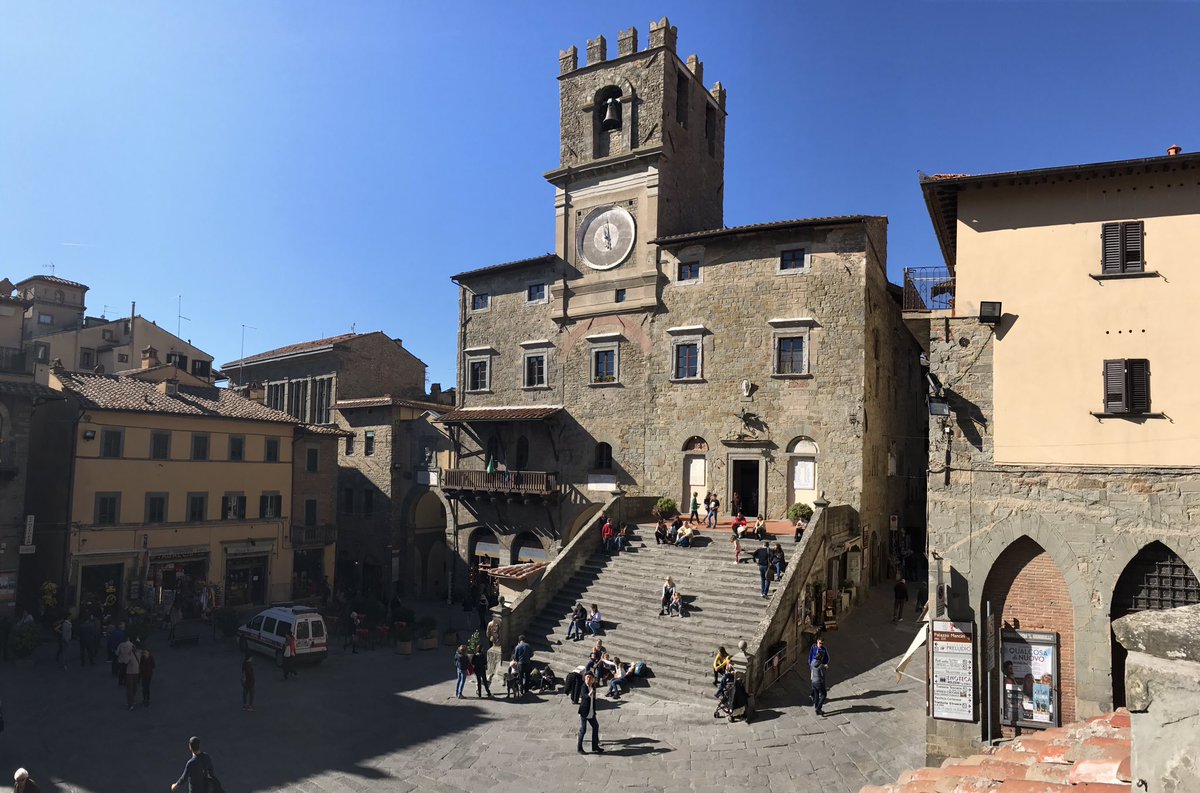 T_Dardano's tweet photo. 'Dove c’è amore non c’è bisogno del perdono, perché quando ami, ami e basta' (Sant’Agostino).
Buon giorno di Ognissanti da #Cortona! https://t.co/xJNDOBnN6i