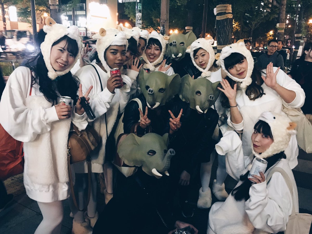 pfiikstqqq's tweet photo. 動物狩り #helloween2016 https://t.co/cyVGfXYS1O