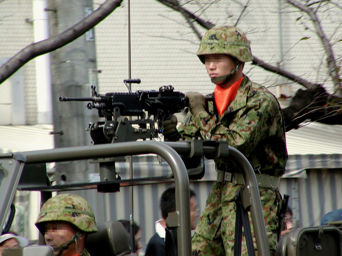 自衛隊ちょっとメモ・・・ジープに載せる機関銃はどちらがいいかな