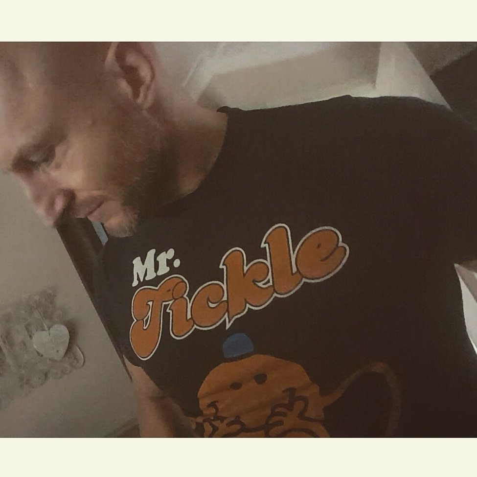 animisticwolf's tweet photo. Mr Tickle, old t-shirt 😂😂😂 #bodyspace  #funny  #gym #bodybuilding #fitfam #fitness  #cardio #spooky #bodybuilding #fitfab #gym #fitfamuk https://t.co/LoZgsQOhG3
