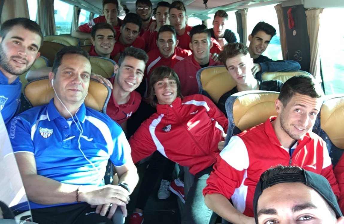 cfmartorell's tweet photo. CAMÍ DE LA VICTORIA!!!, El juvenil A @cfmartorell  viatja a Andorra en busca de tres punts. AMUNT MARTORELL!! @MartorellEsport https://t.co/AvparUUfjp