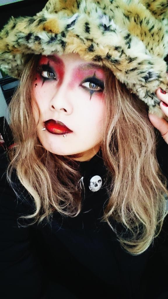 わたこ ルキのhalloweenライブの時のメイクがメッチャ可愛くて 真似してやってみたくて持ってるコスメで試してみた N H チョット色味が弱いけど なんとなーく雰囲気だけは似せれたかな これくらい奇抜にメイクしたらhalloween感出るよね T わたこ ルキのhalloweenライブの時のメイクがメッチャ可愛くて 真似してやってみたくて持ってるコスメで試してみた N H チョット色味が弱いけど なんとなーく雰囲気だけは似せれたかな これくらい奇抜にメイクしたらhalloween感出るよね T