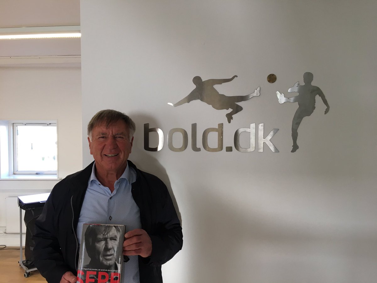 JesperHelmin's tweet photo. 76 år og i topform. Glæd jer til en god times snak med Sepp om store stunder i morgen i #boldcast https://t.co/ND8Tx6zsAn