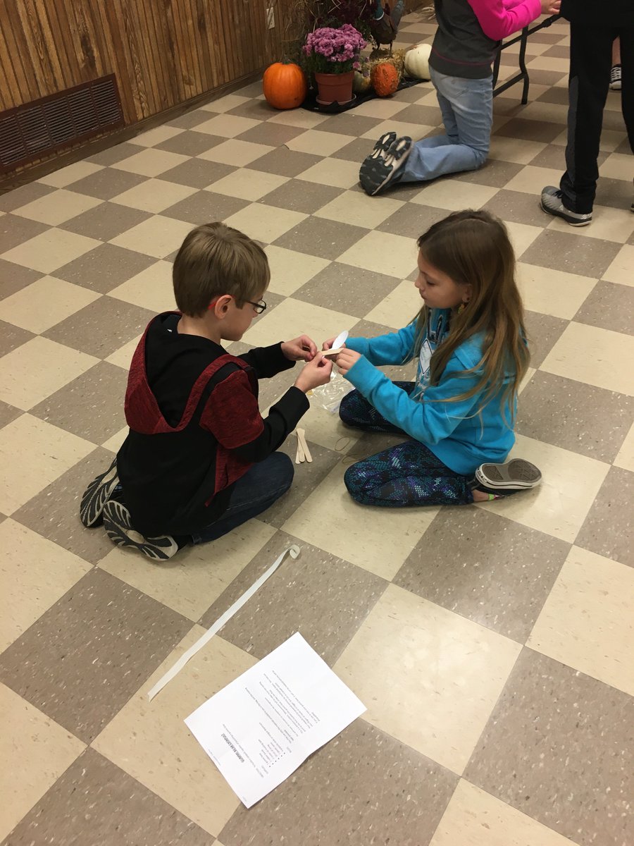 currycomb's tweet photo. HAL kids loving science at the Science Olympiad #npspanthers https://t.co/DkyMq7zryf