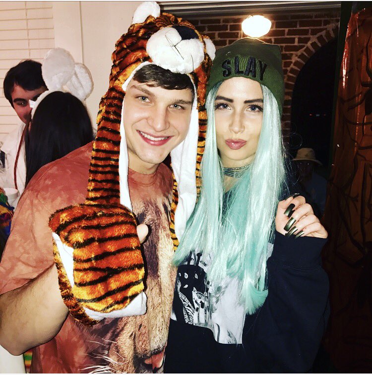 chloelbush's tweet photo. @KylieJenner  King Kylie + Tyga 😈👻 #happyhalloween https://t.co/XAmCxKUSmt