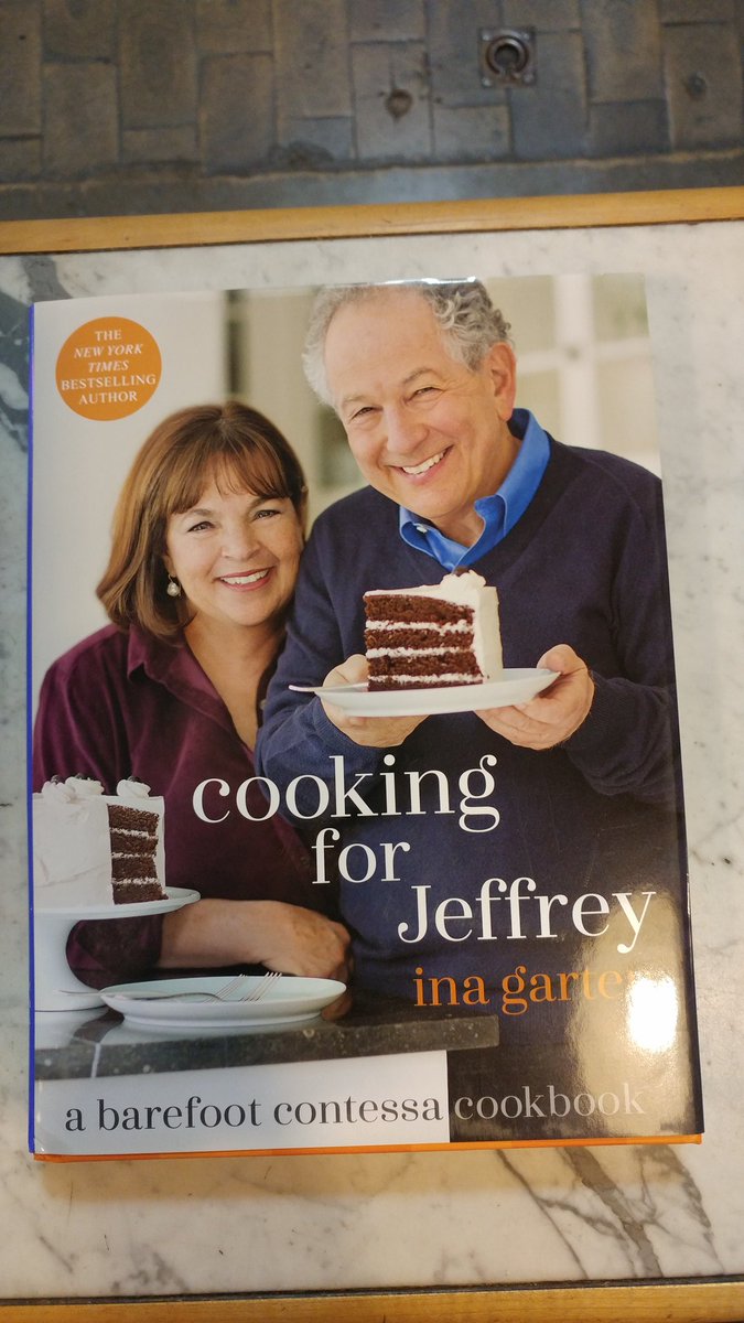 CookBookStall's tweet photo. I know, food network...had to, everybody kept asking...#sellingout #makeemhappy #cookbooks https://t.co/cNe3lI1KvC