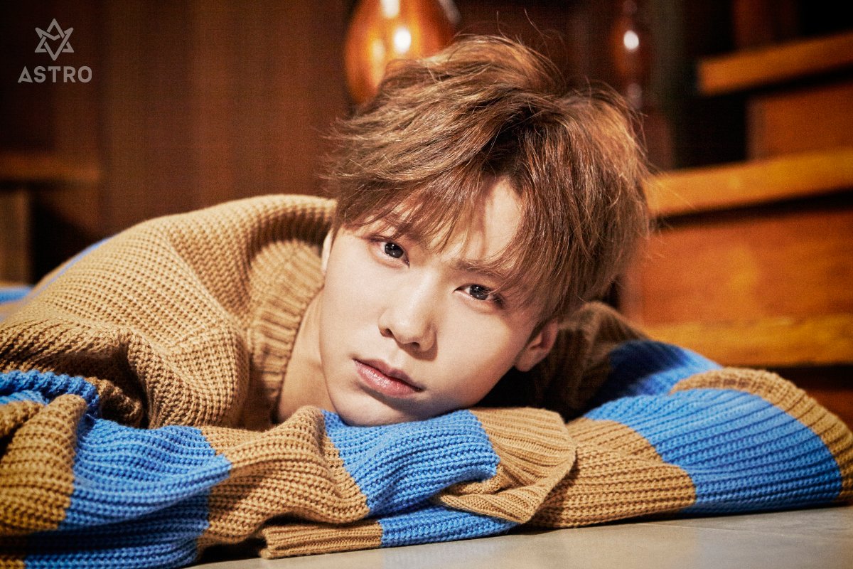 K-POP・アジア ASTRO Autumn story special album ASTRO-[AUTUMN STORY] 3rd Mini Album A Ver. Red CD+Photo Book+