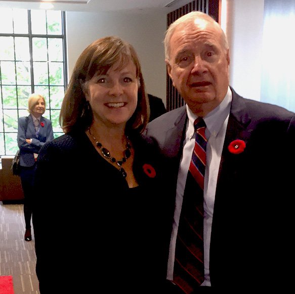 ACFCan's tweet photo. La #ChefDLF Jane Rooney en compagnie de Paul Martin ce matin à la #cpafinlitconf #MLF2016 https://t.co/BBFVLqiqkF