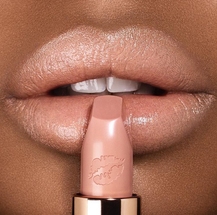 sugarbabesmodel's tweet photo. We love the #nude #sexy #lips @Charlottegshore @melissareeves @charlottetilburymakeup https://t.co/C50q1f8f01