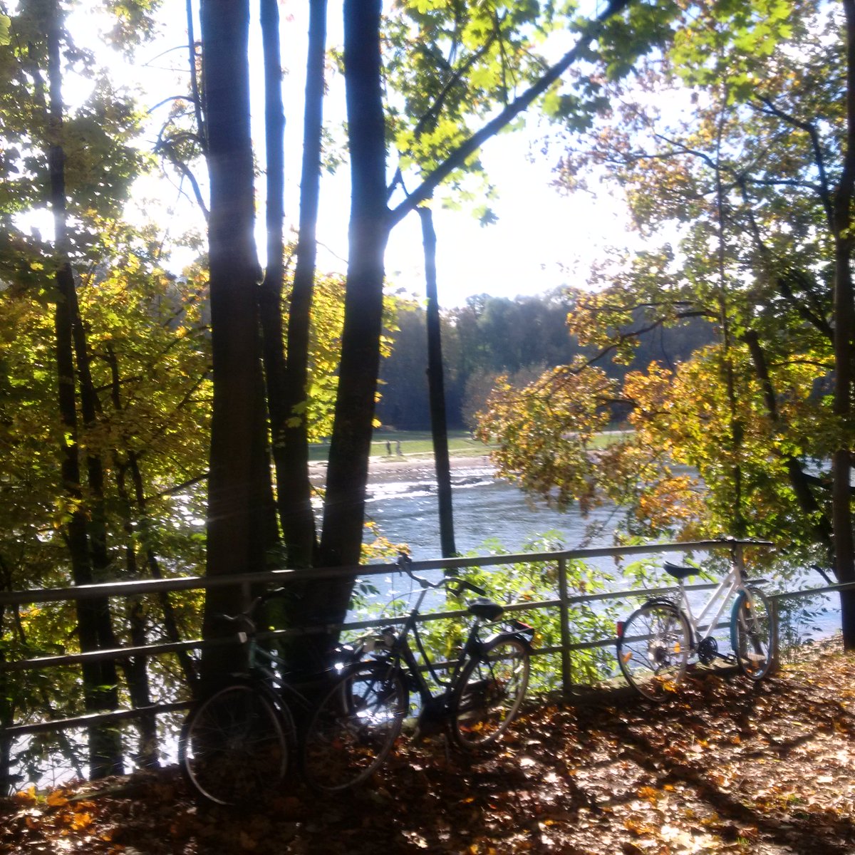 hoferbaer's tweet photo. #anderisar #münchen #herbst https://t.co/qJpqvJpek4