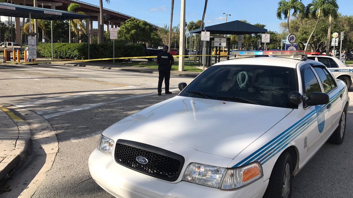 #UPDATE All clear given after hostage, bomb report at Metro Justice Building in Miami bit.ly/2dYykLR?utm_me… https://t.co/qEKdktYY7r