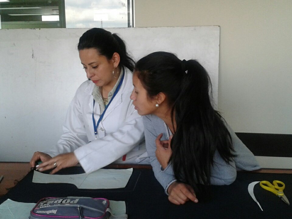 En <a href="/AndapNacional/">ANDAP</a>  puedes aprender auxiliar en diseño de modas.Tel. 7454000