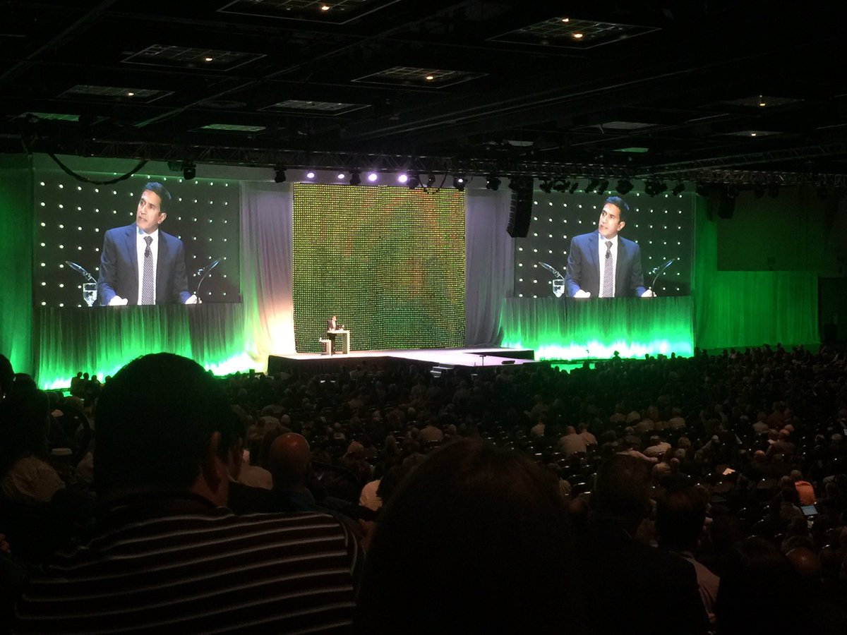 Great speech by <a href="/drsanjaygupta/">Dr. Sanjay Gupta</a> about #longevity. Watch your sugar intake! Thank you <a href="/LeadingAge/">LeadingAge</a> and @GetG5. #leadingage16