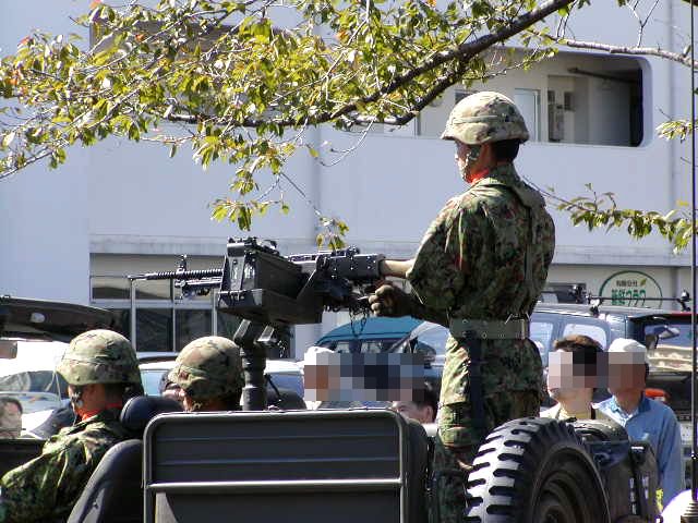 自衛隊ちょっとメモ・・・ジープに載せる機関銃はどちらがいいかな