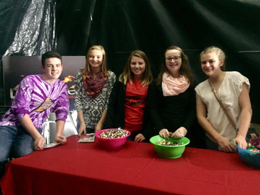 SHSsaddChapter's tweet image. Thanks to all of the SADD students who came out to pass out candy for CEASe!