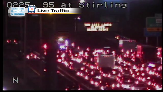 Crash on I-95 NB approaching Griffin Rd 2 left lanes blocked #traffic https://t.co/FVYtHcm27P