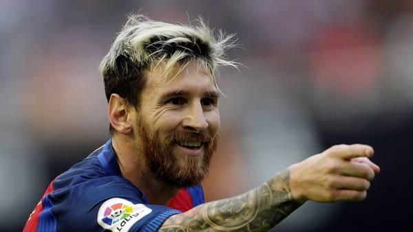 Lionel Messi sejauh ini sudah mengemas 498 gol untuk barcelona, hanya butuh 2 gol lagi utk menggenapkan gol nya menjadi 500 [messistats]