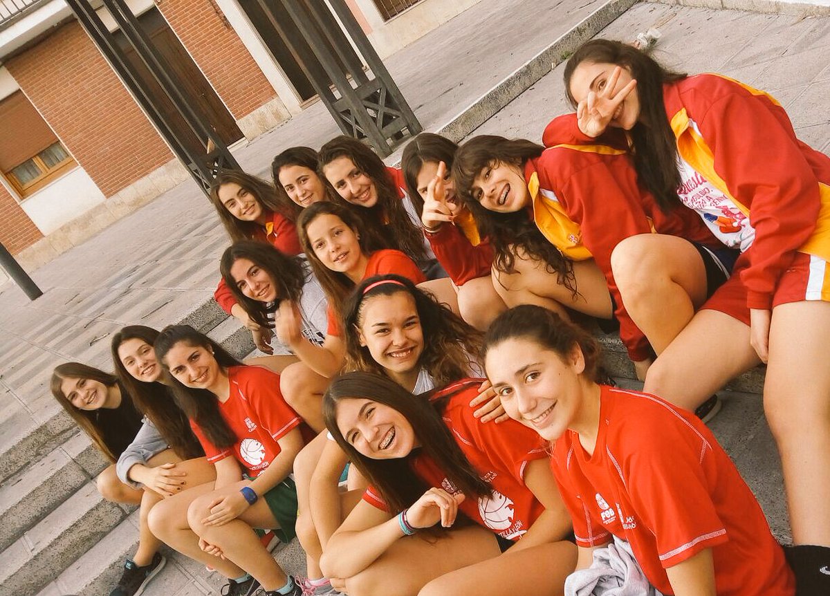 andriuserna's tweet photo. A por el último entreno 7/8💪 #CyL01 ❣️ https://t.co/oB8jF81arc