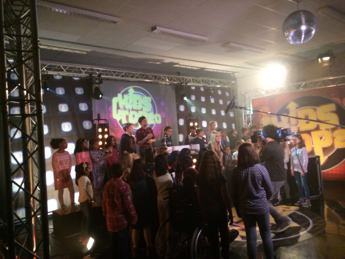 AlmerePF's tweet photo. #ZappKids #top20 hele dag te gast bij@BOCBoegbeeld @deschoor incl. oa @4U_boyband #K3 😃 @AlmerePF faciliteert https://t.co/hWE9To3DwL