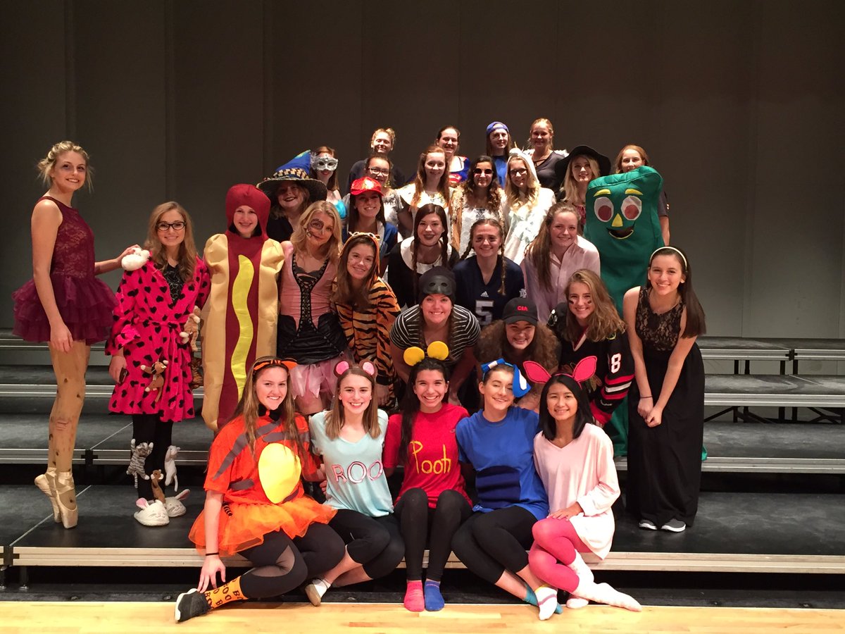singinkmo's tweet photo. It was a spooky rehearsal #selfiewithadrifter #workhardhalloweenharder https://t.co/wEBb6MTK0F