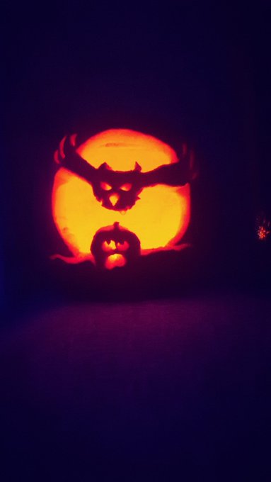 @Khaleesi420 A better look at my jack-o-latern. An owl about to snatch up a scared lil pumpkin! 🎃 https://t<a class="tags" href="/tag/khaleesi420">@khaleesi420</a><a href="/tag/mvsales"class="tags"><span>#mvsales</span></a>