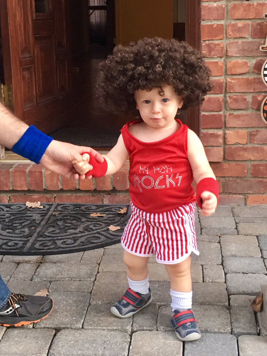 AmyFroebel's tweet photo. Charlie Guster had the best time last night #Halloween #RichardSimmons #itslegday https://t.co/RVpXu5EJtZ