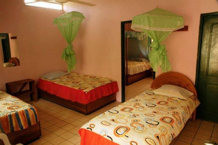 CarlaJanelyMend's tweet photo. Visita este feriado hostal Tuzco en #PtoLopez #Manabi https://t.co/s7R24RlSm9