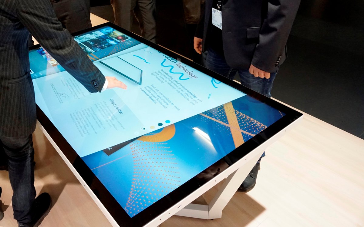 SharpDisplay_UK's tweet photo. Lots of visitors can gather round our #touch table @ImagoScanSource #BBEvent2016 today! See you there! https://t.co/NRo9CSfbjc