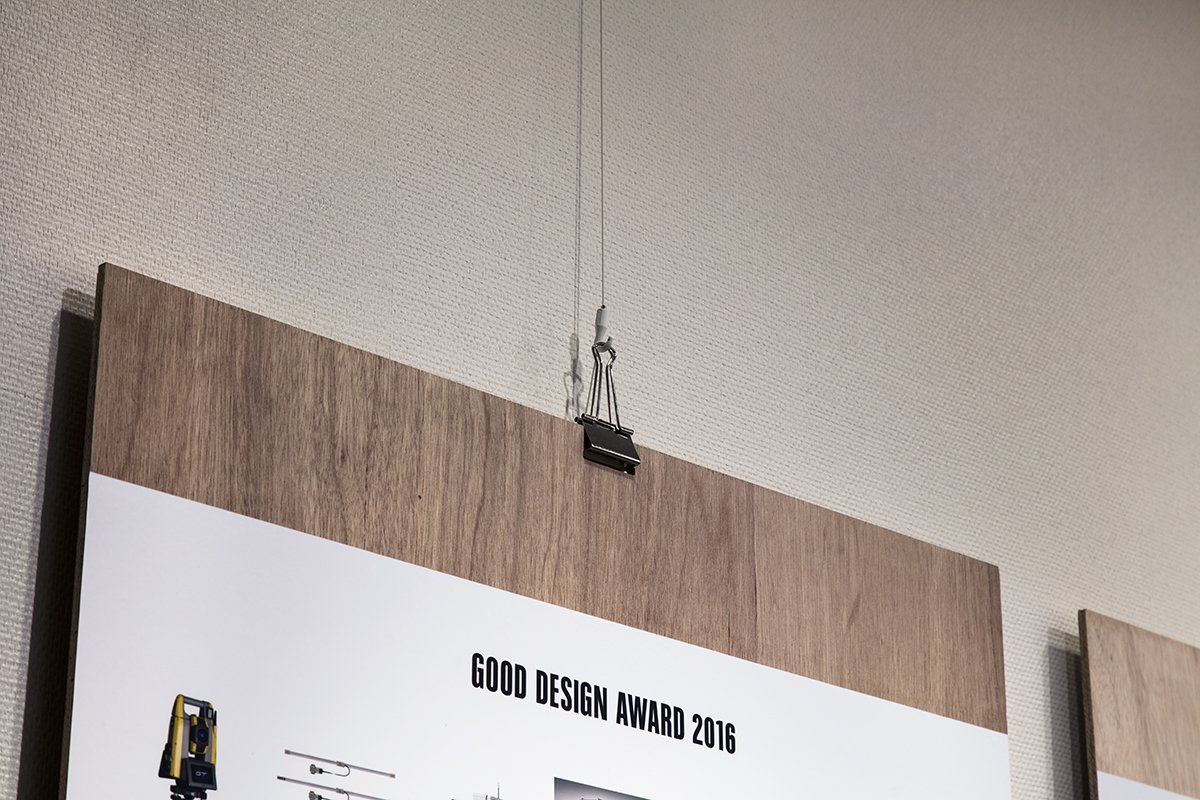 東京ミッドタウンで開催中のGOOD DESIGN 2016の展示デザインをスキーマ建築計画で担当しました。ベニヤとペーパークリップを用いた展示什器で構成しています。展示は11/3までですが、是非お立ち寄りください！（設計：長坂常／スキーマ建築計画　写真：長谷川健太）