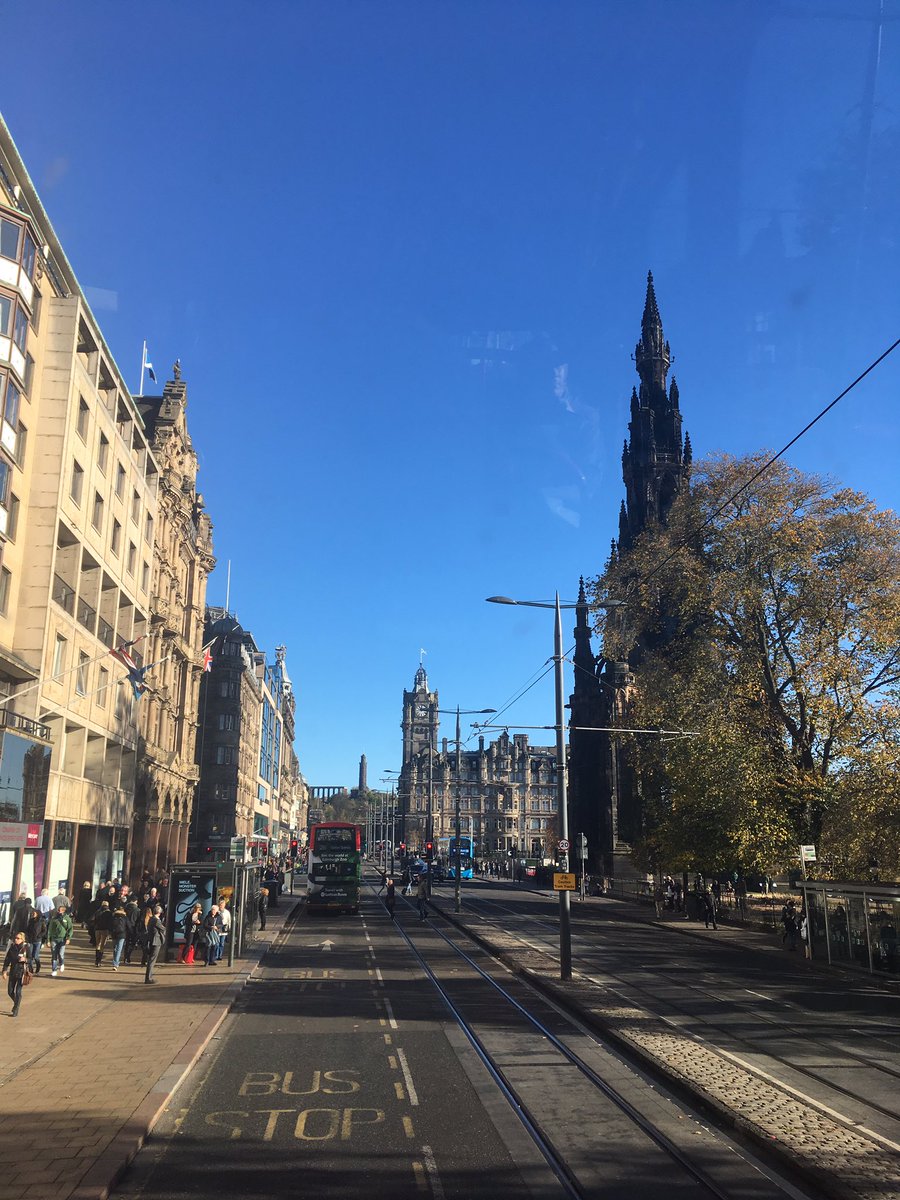 thehighlandway1's tweet photo. Love #Edinburgh in this weather. https://t.co/vo2Ntl1dwg