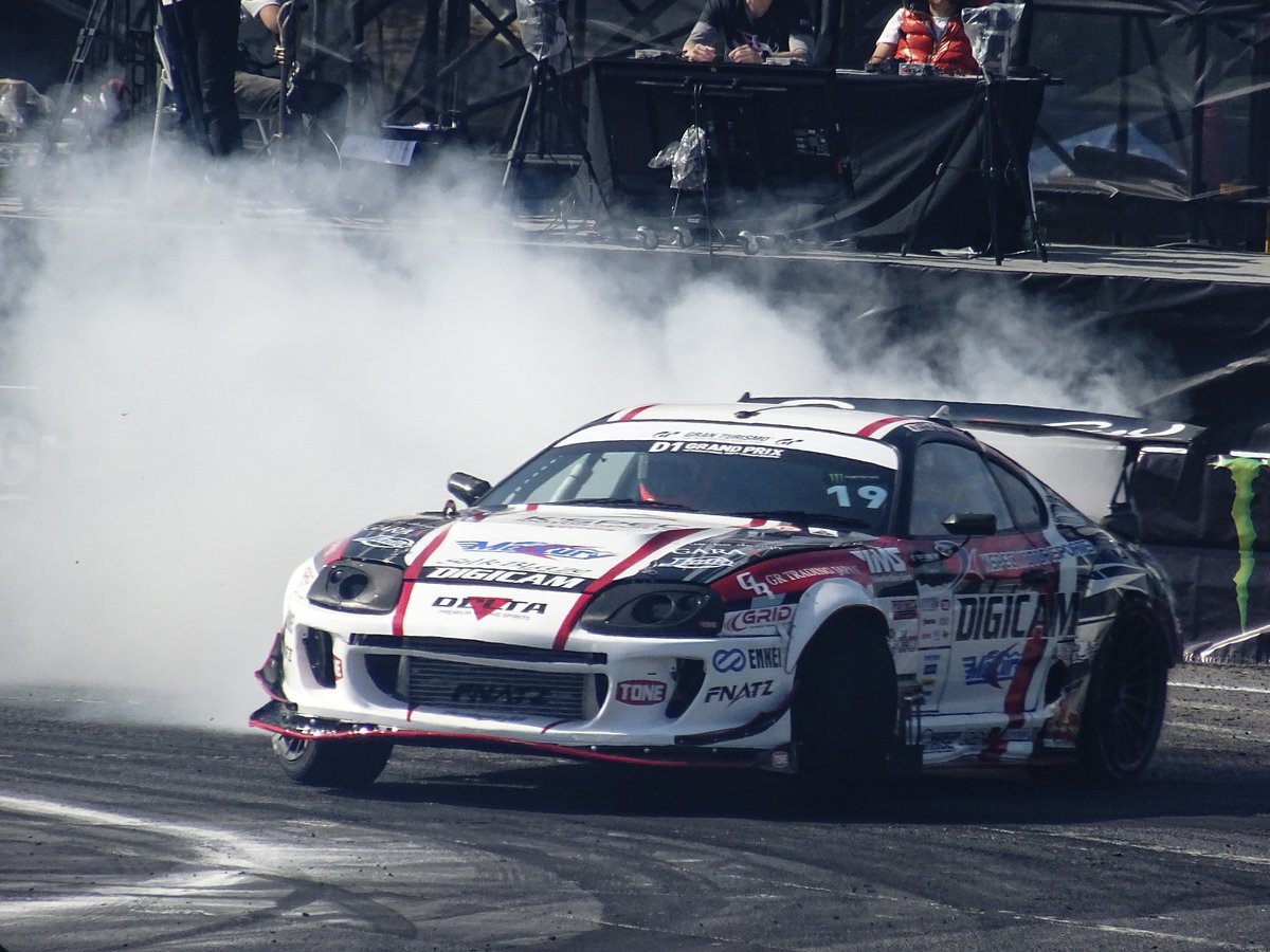 名探偵マツン Dヲタ 今年も行って参りました D1グランプリ In お台場 ギリギリまで接近した追走やクラッシュで大盛り上がりでした R35のド迫力のドリフトは何回見ても感激です 最近ではこのr35が トーヨータイヤのcmに出てたので何となく 名探偵マツン Dヲタ 今年も行って参りました D1グランプリ In お台場 ギリギリまで接近した追走やクラッシュで大盛り上がりでした R35のド迫力のドリフトは何回見ても感激です 最近ではこのr35が トーヨータイヤのcmに出てたので何となく