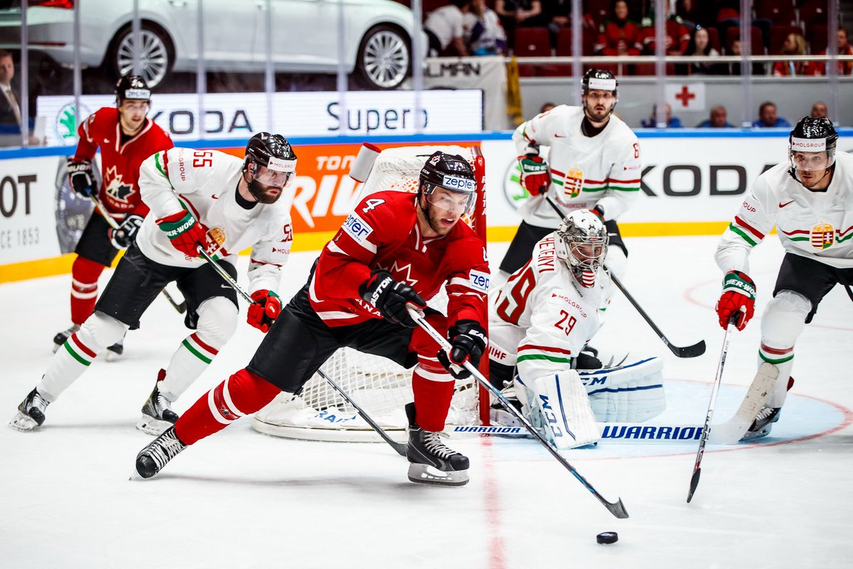 Ce soir : le 🇨🇦 fait face à la 🇭🇺 lors d'un match de 🏒 #hockey amical à #Budapest 🍁  #AllezleCanada ow.ly/2PoU305JcLt