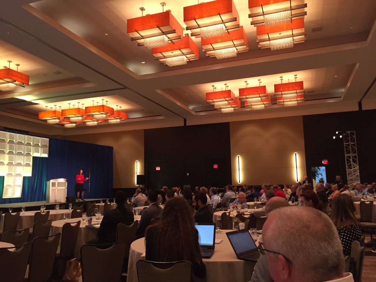 ChrisMickle34's tweet photo. Kim Greene Southern Company. Building the Future of energy. @utilanalytics #utilityanalyticsweek https://t.co/KPwR2IkvCy