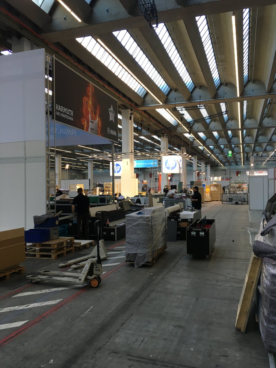 viscomshow's tweet image. Der Aufbau der Messe ist im vollen Gange...Morgen ist es soweit #viscom2016 #viscom #fair #messe #messefrankfurt #ffm #frankfurt