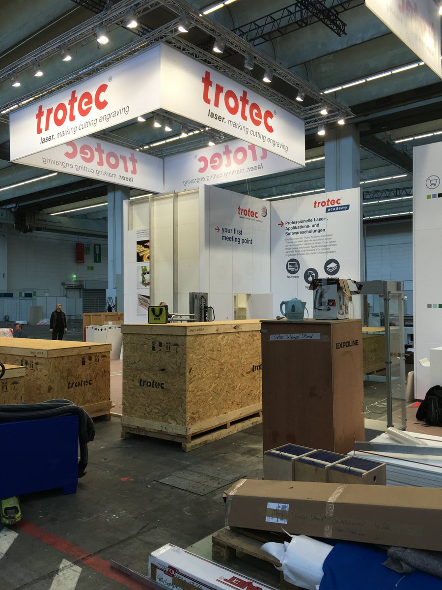 viscomshow's tweet image. Der Aufbau der Messe ist im vollen Gange...Morgen ist es soweit #viscom2016 #viscom #fair #messe #messefrankfurt #ffm #frankfurt