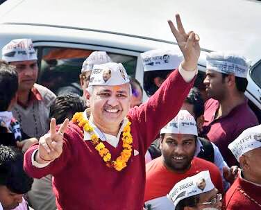 KyaUkhaadLega's tweet photo. Reactions from AAP headquarters when told about #ArnabGoswami 's resignation from Times Now. #ArnabResigns https://t.co/qUIBEPBtG0