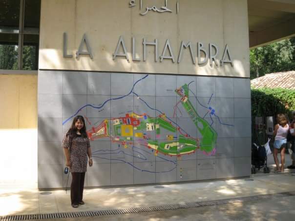 lilyriani's tweet photo. Alhambra is a must must must visit place in #BPspain https://t.co/qmhqXOATU2