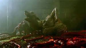 馬場卓也 Giよ剣作家 Twitterissa 犬の日 犬の出る映画とか絵本は大体犬が死んで悲しくなってしまうから 苦手だ どうせ犬が死ぬんだったら これぐらいやってほしい 遊星からの物体ｘ は 今から３４年前の映画だけど 今見てもグロい 発想が奇天烈すぎる