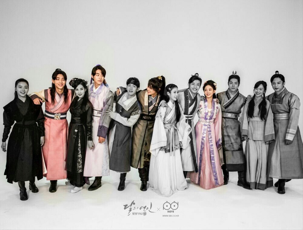 lovelydayxoxo's tweet photo. They deserve better.
They'll be missed.
Thanks for everything :')
#ScarletHeartRyeo #FinalWeek #FinalEpisode #FinalTears https://t.co/KKwtTGyeMK