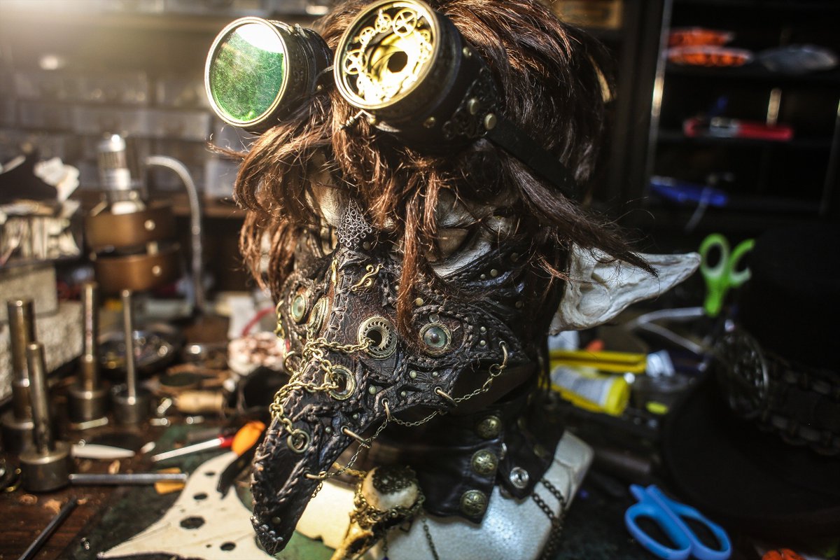 RT＞参考価格で書くと最近作ってるペストマスク、ハーフ型は16800