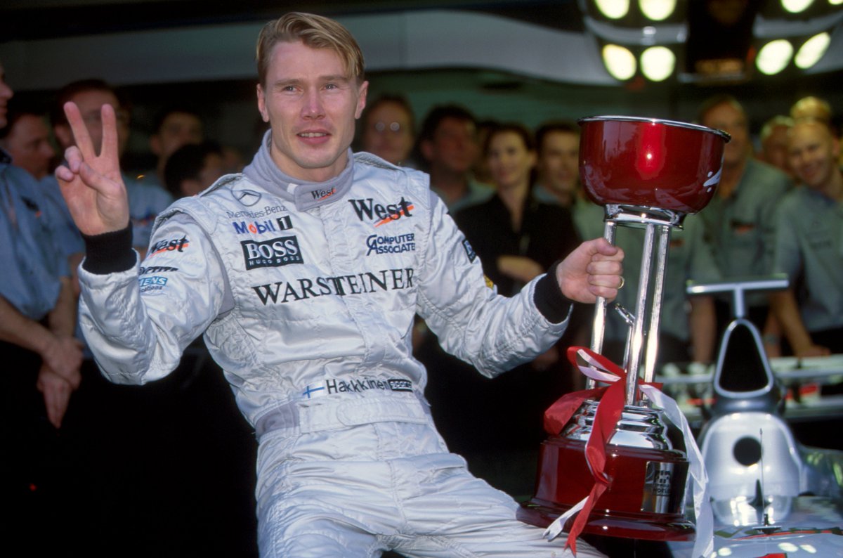 🗓 NOV 1 1998 JAPAN Mika Häkkinen seals his first drivers' title